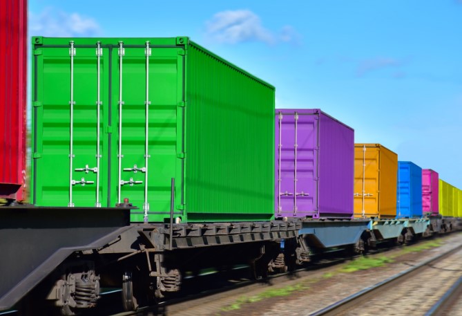Контейнерні перевезення в Україні: скільки коштує і як все працює
